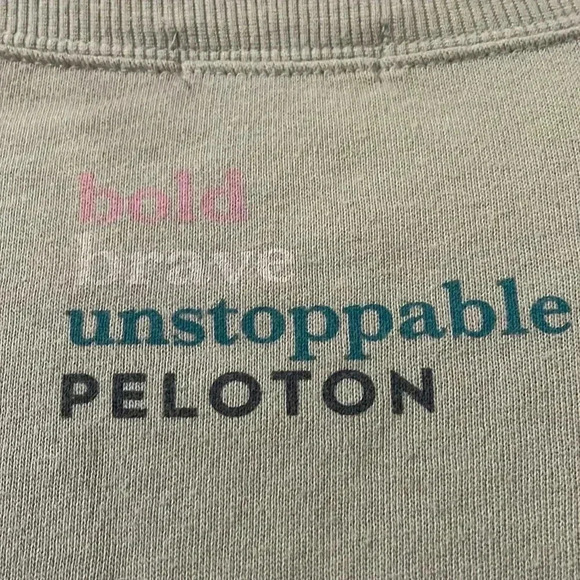 Peloton Mother’s Day My Heart Pullover Sweetheart Size M - Picture 13 of 14